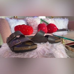 Brown women size 9 Birkenstocks